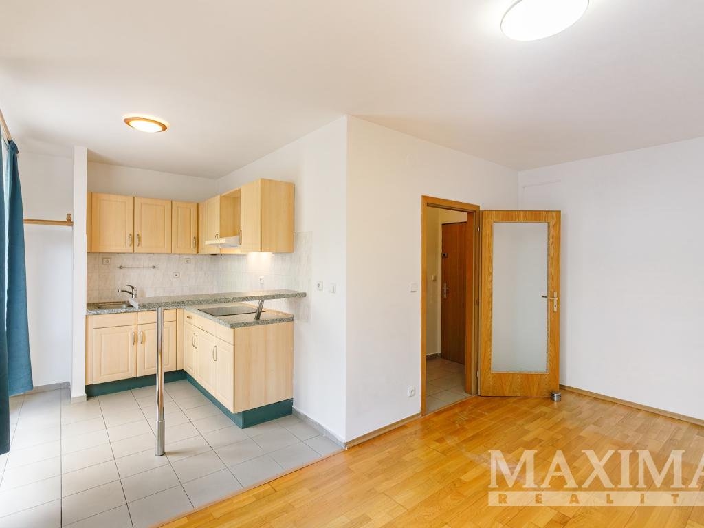 1-room apartment for rent · 28 m² · Praha — 783 €/mo