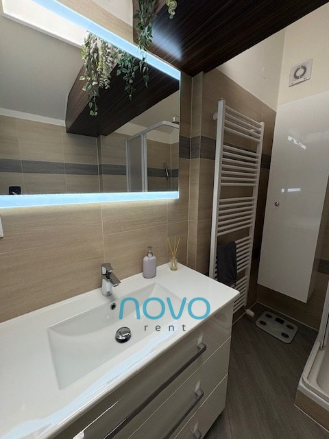 Pronájem bytu 3+1 115 m2, Praha – náhled fotky 12