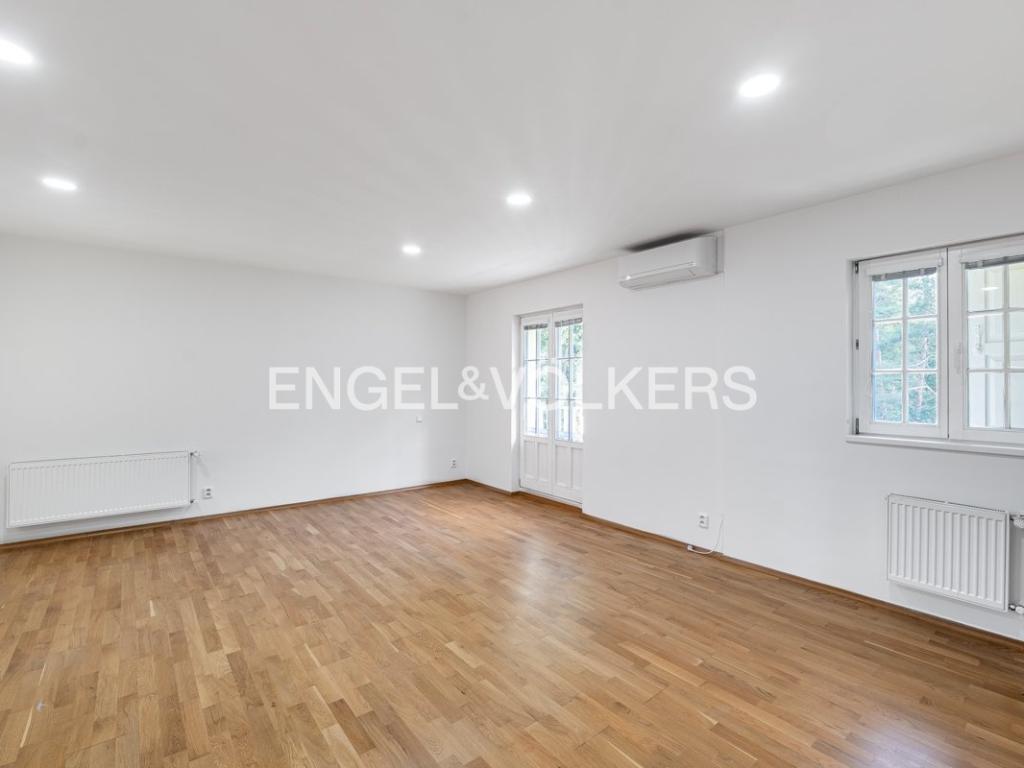 Pronájem domu 302 m2