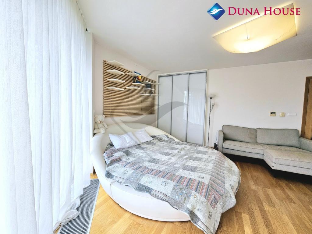 Pronájem bytu 1+kk 64 m2