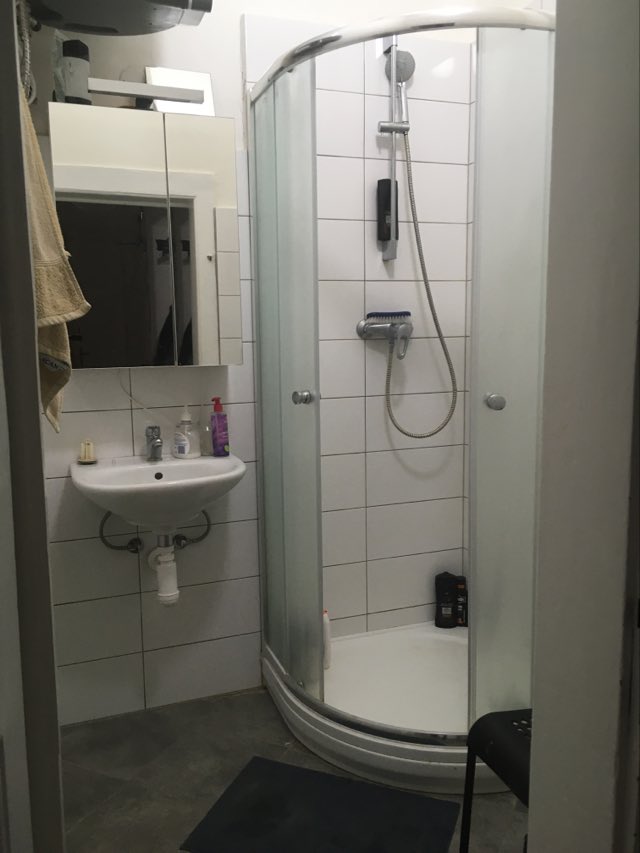 Spolubydleni bytu celý pokoj 13 m2