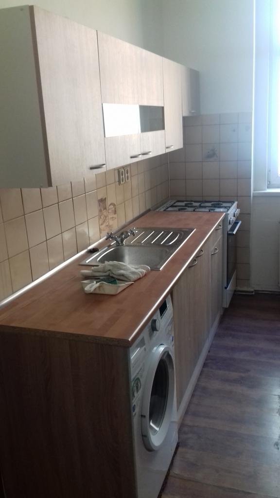 Pronajem bytu celý pokoj 85 m2