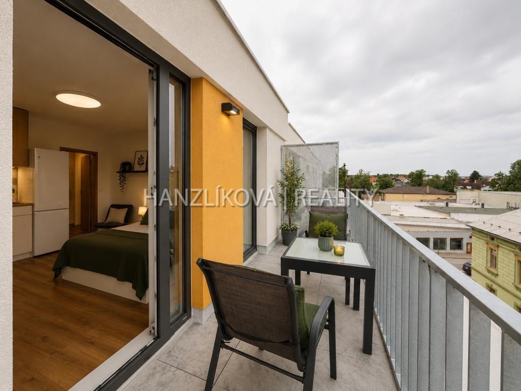 Pronájem bytu 1+kk 36 m2