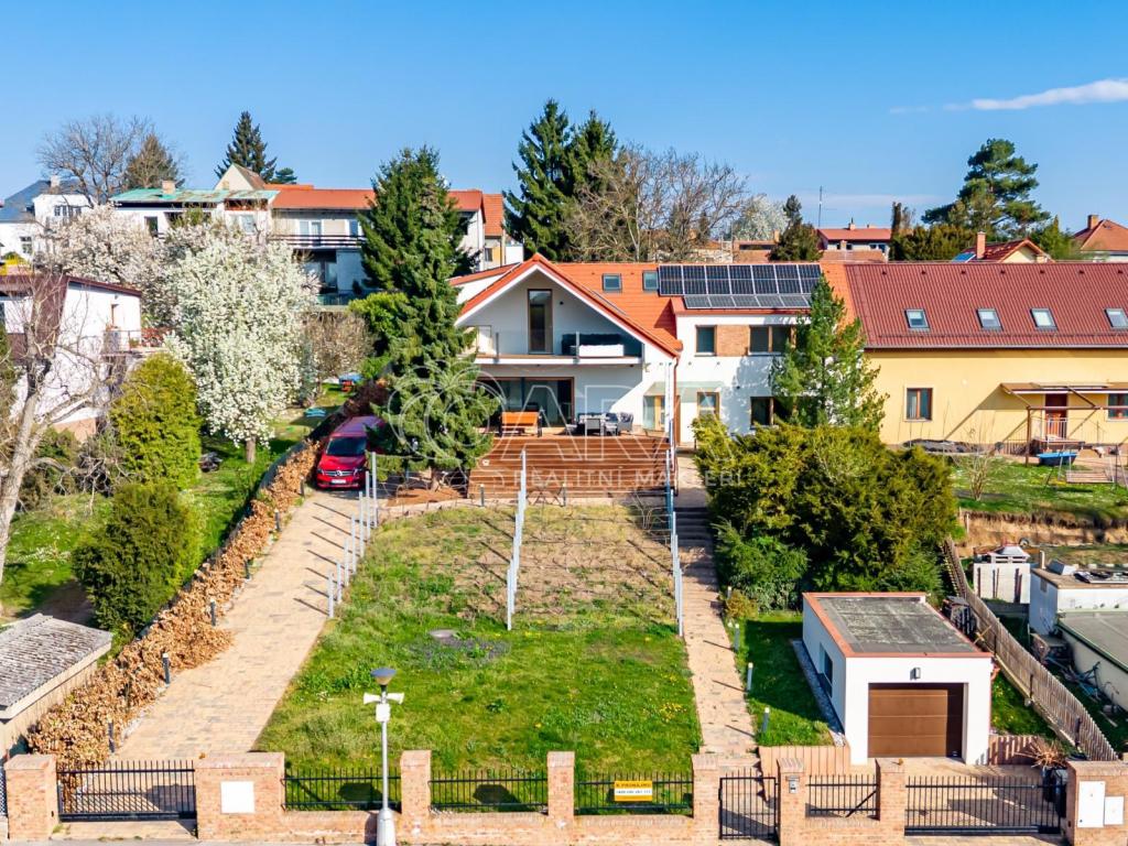Pronájem domu 393 m2