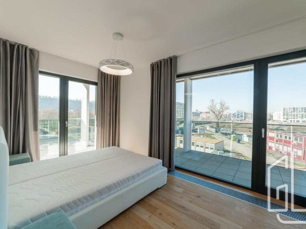 Pronájem bytu 2+kk 60 m2