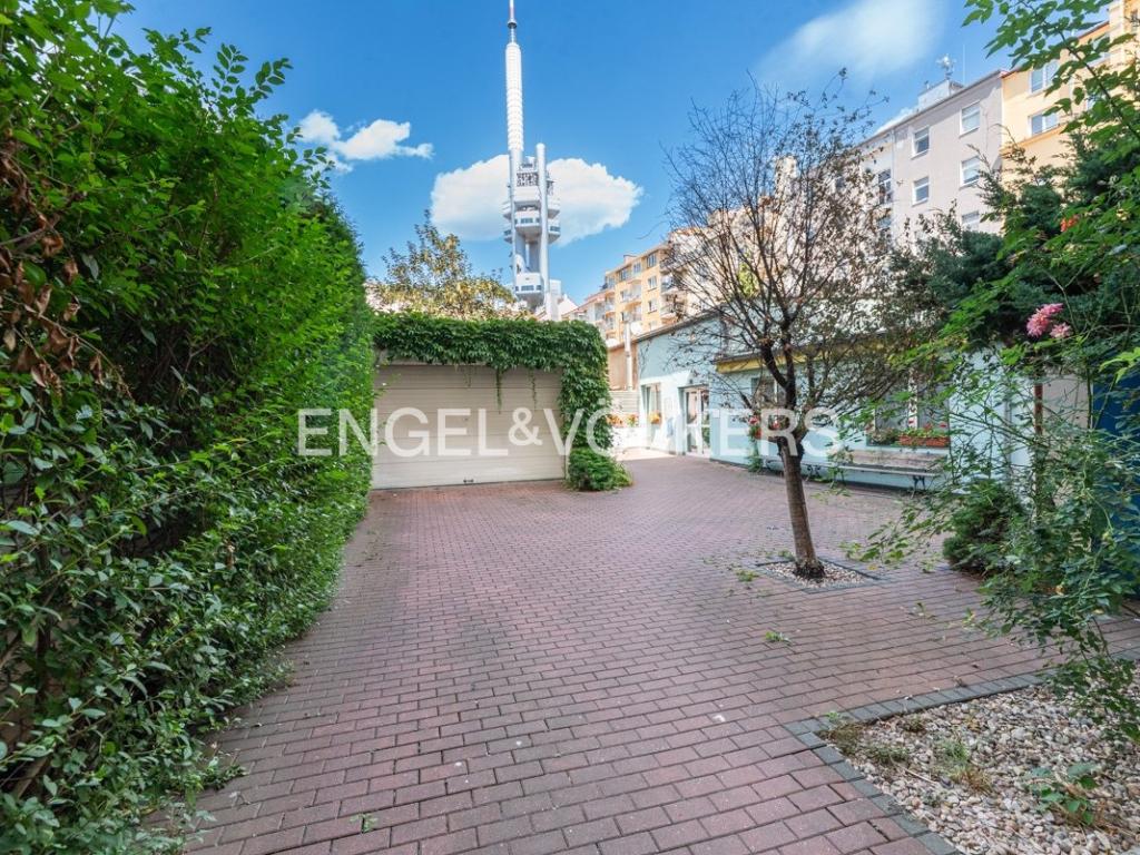 Pronájem bytu 4+kk 150 m2, Praha – náhled fotky 17