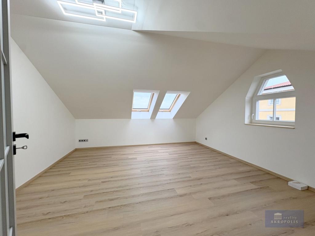 Pronájem bytu 2+kk 58 m2