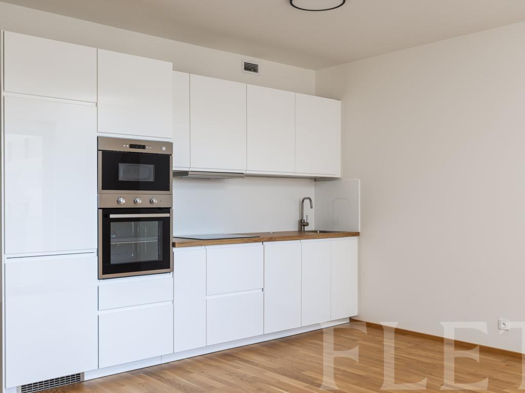 Pronájem bytu 1+kk 37 m2