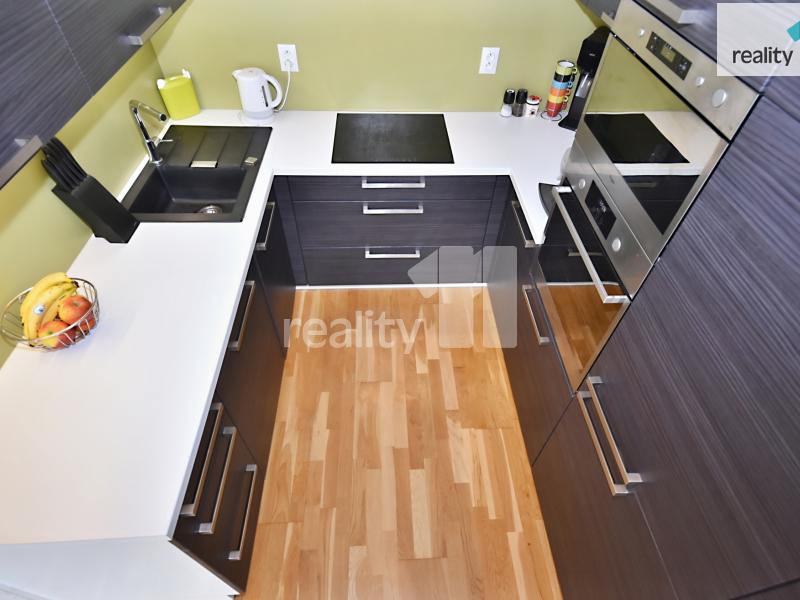 Pronájem bytu 3+kk 86 m² – pohled 2