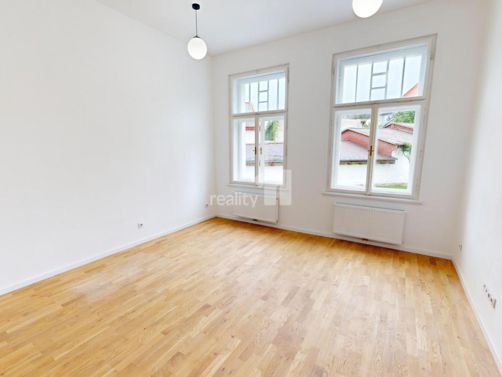 Pronájem bytu 1+kk 40 m2