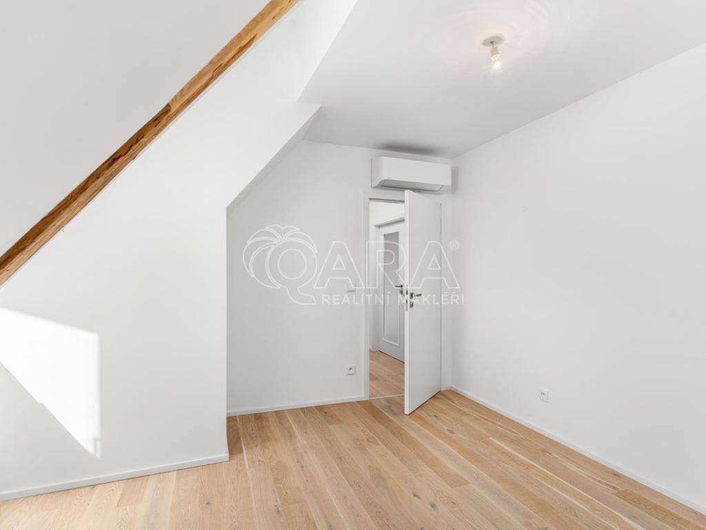 Pronájem bytu 5+kk 107 m2