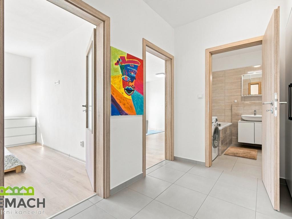 Pronájem bytu 2+kk 61 m2, Uherské Hradiště – náhled fotky 11