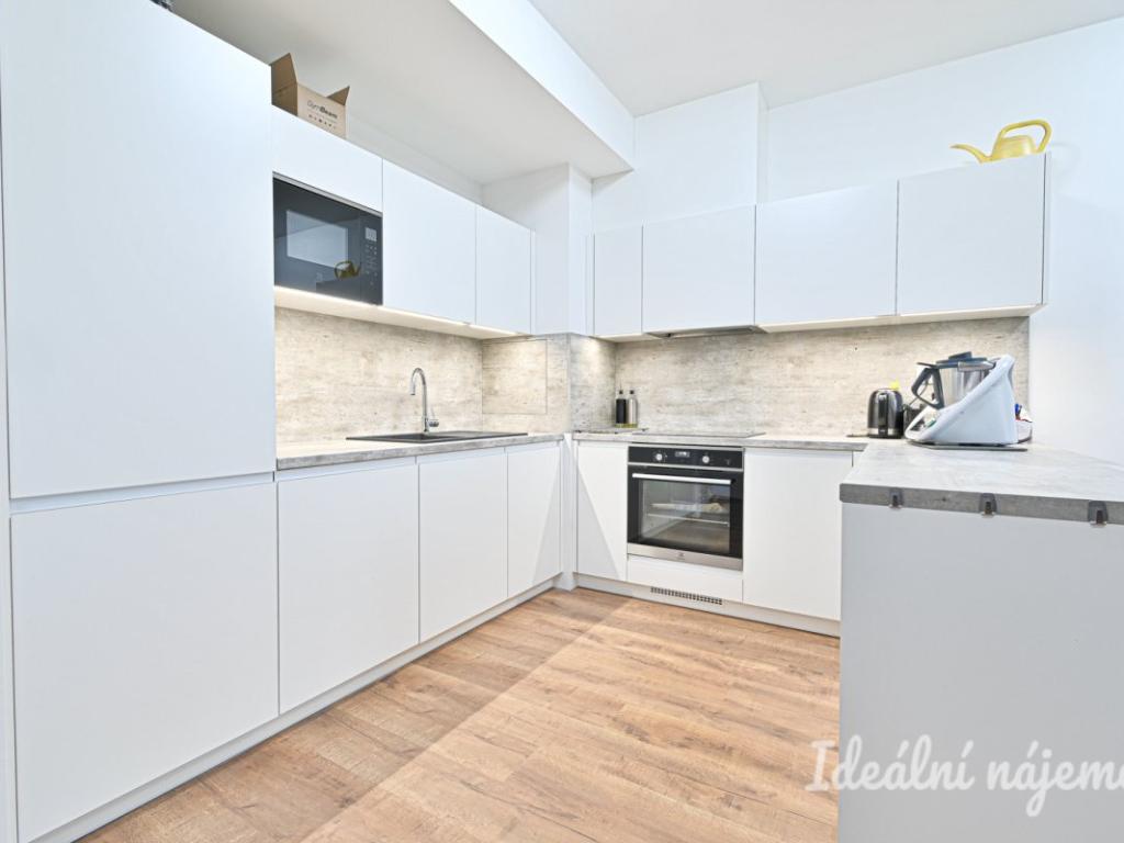 Pronájem bytu 2+kk 81 m2