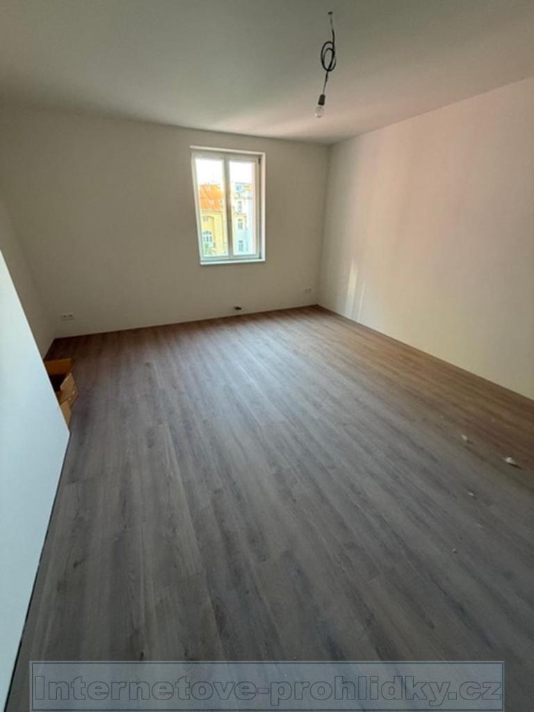 Pronájem bytu 2+kk 102 m2, Praha – náhled fotky 2