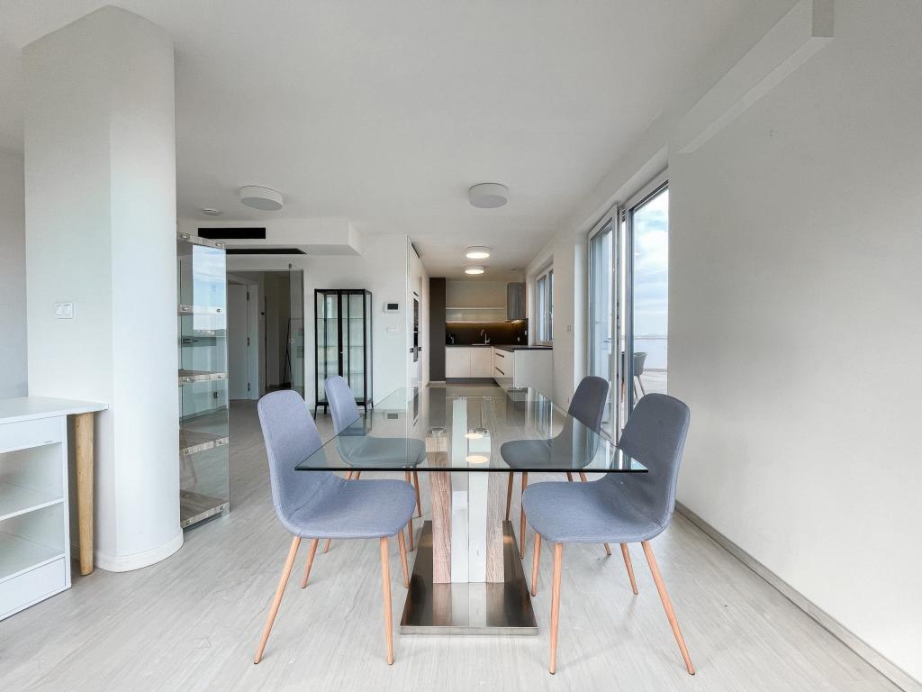 Pronájem bytu 2+kk 144 m2