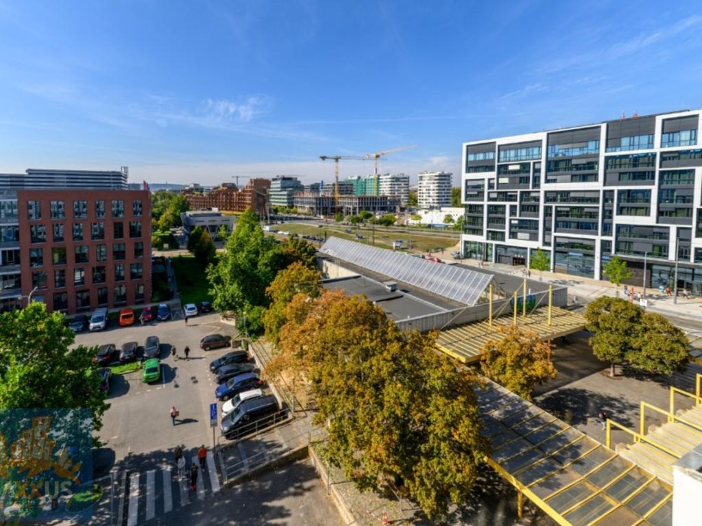 Pronájem bytu 1+kk 37 m2, Praha – náhled fotky 9