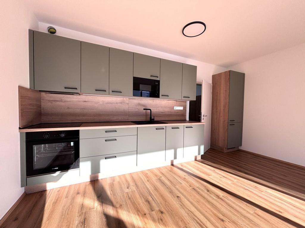 Pronájem bytu 1+kk 35 m2, Plzeň – náhled fotky 2