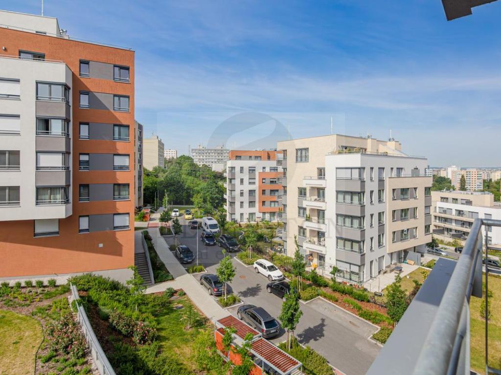 Prodej bytu 1+kk 36 m2, Praha – náhled fotky 11