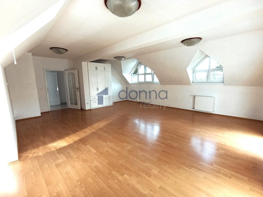 Pronájem domu 251 m2