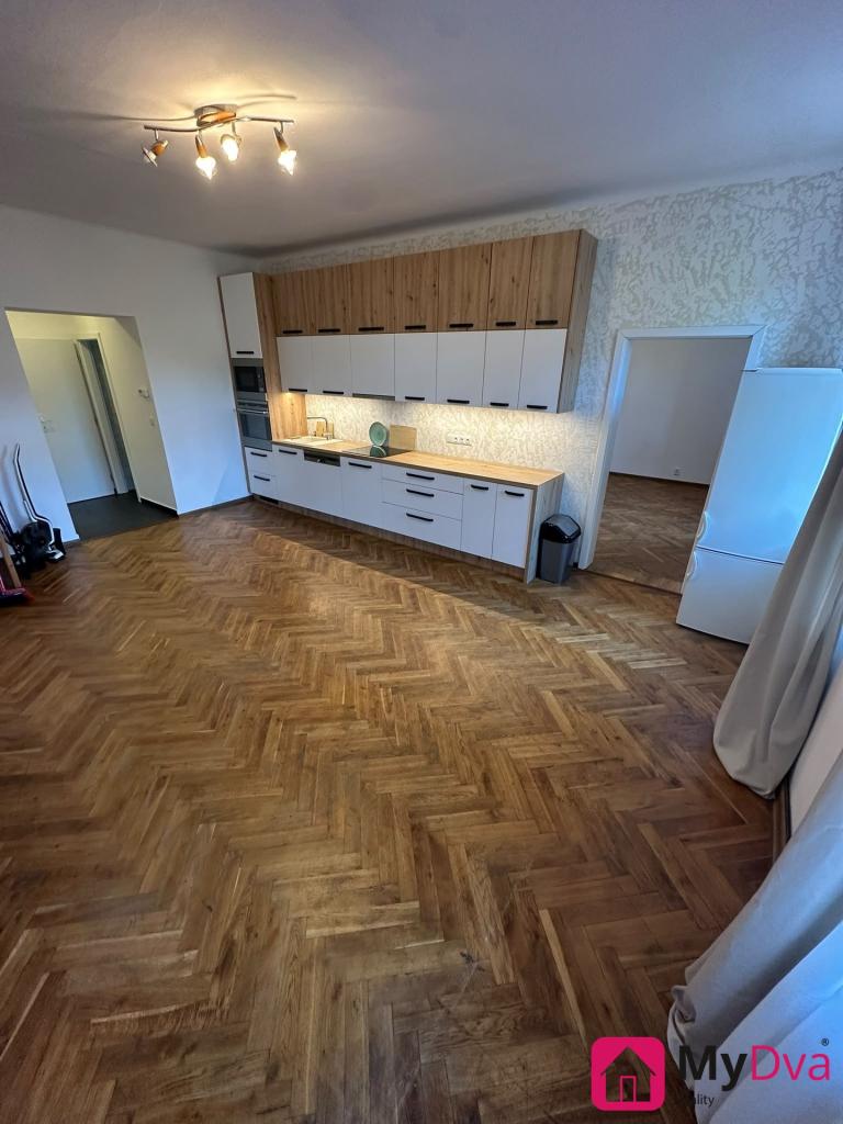 Pronájem bytu 2+kk 80 m2, Praha – náhled fotky 12