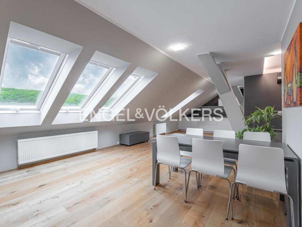 Pronájem bytu 4+kk 135 m2
