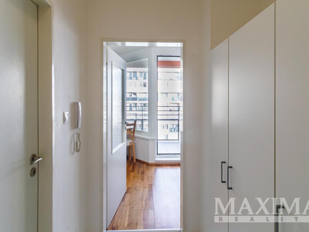 Pronájem bytu 1+kk 40 m2, Praha – náhled fotky 8
