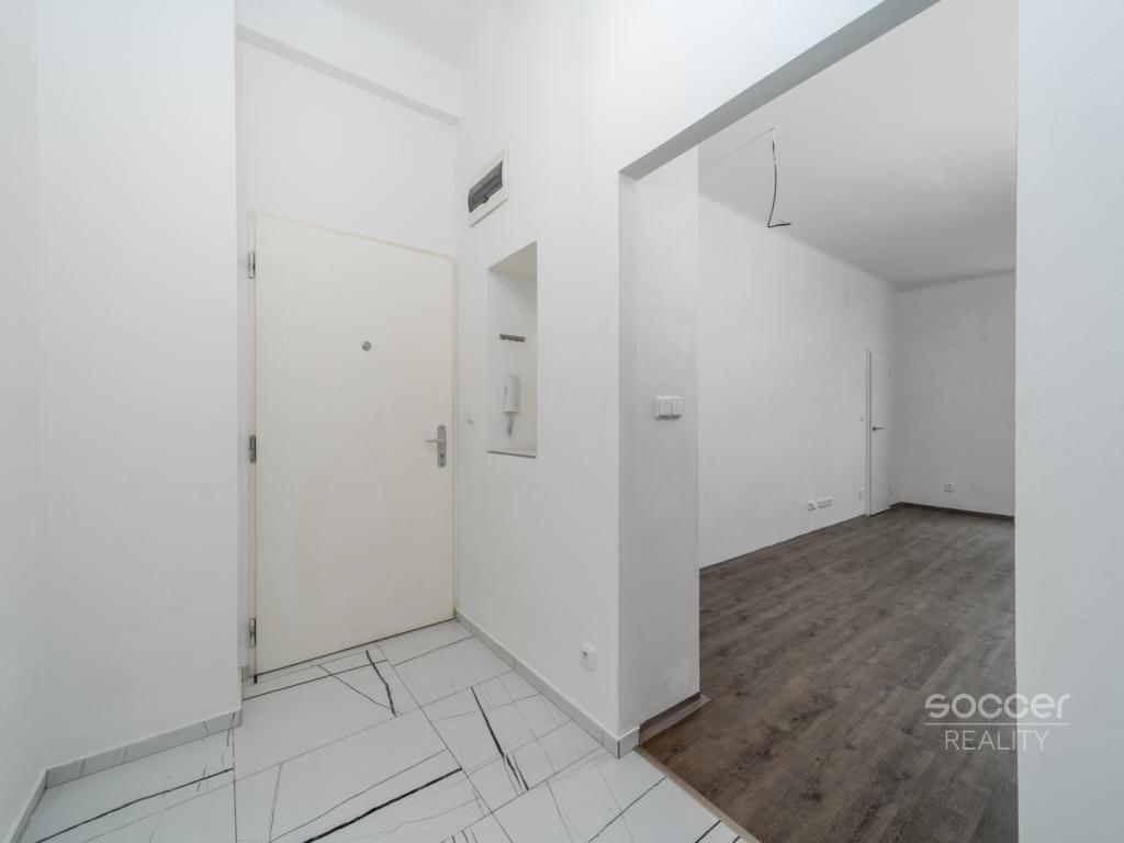 Prodej bytu 1+kk 36 m2, Praha – náhled fotky 8