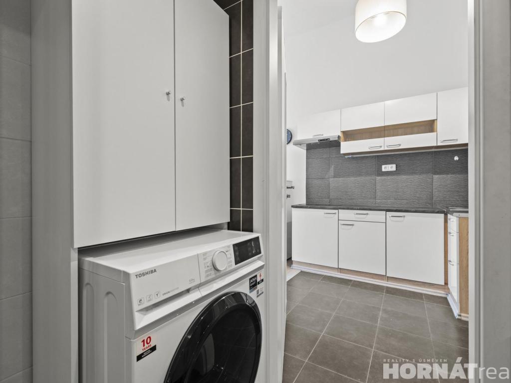 Pronájem bytu 1+kk 28 m2, Praha – náhled fotky 8