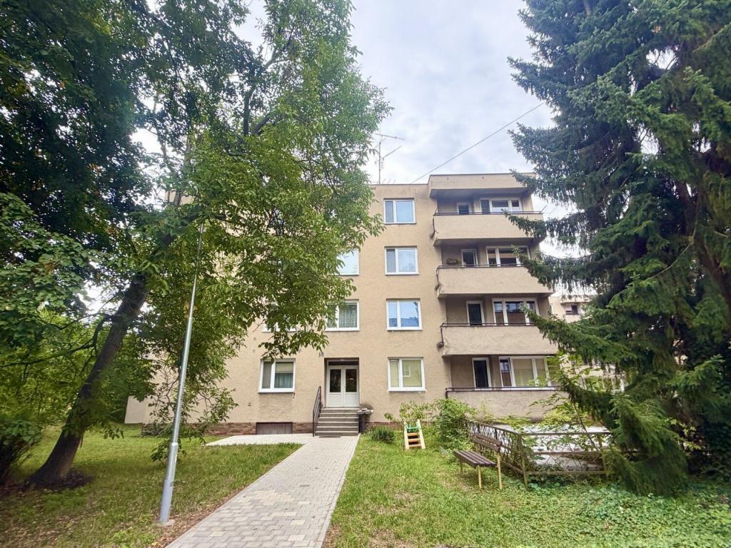 Listing 0