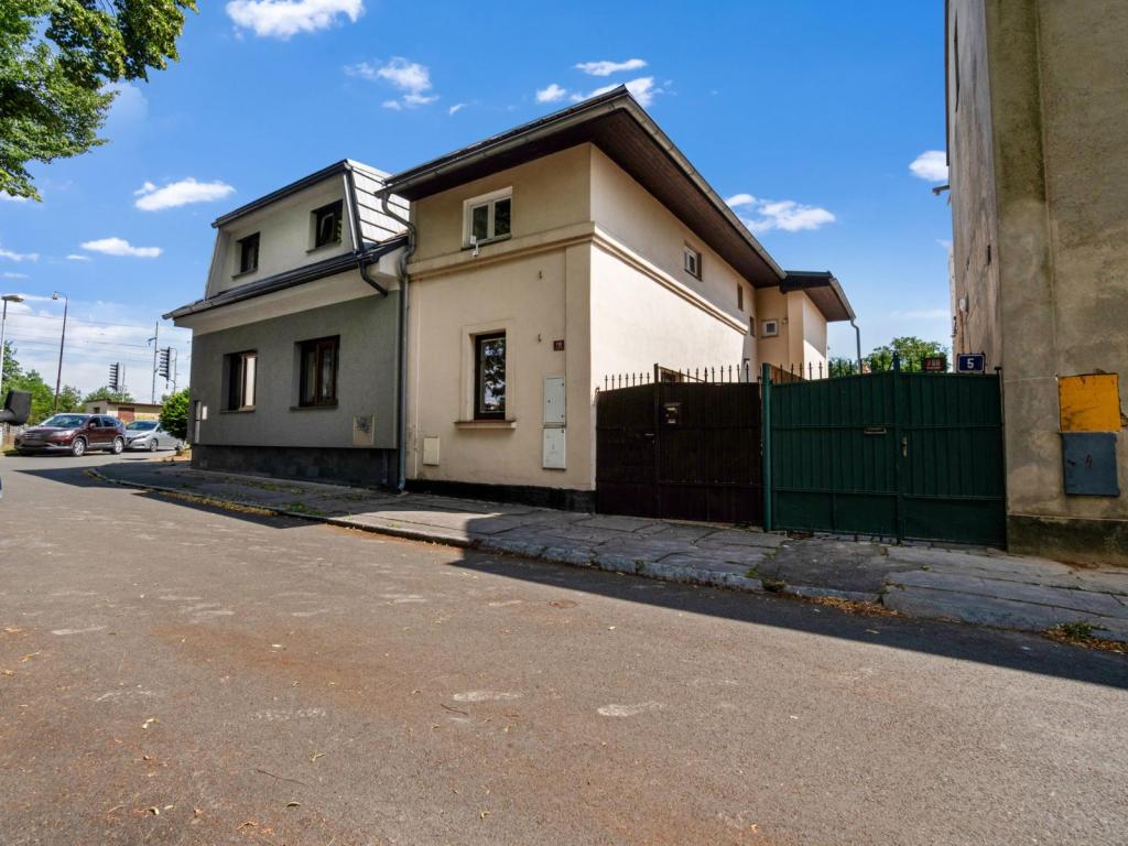 Listing 2