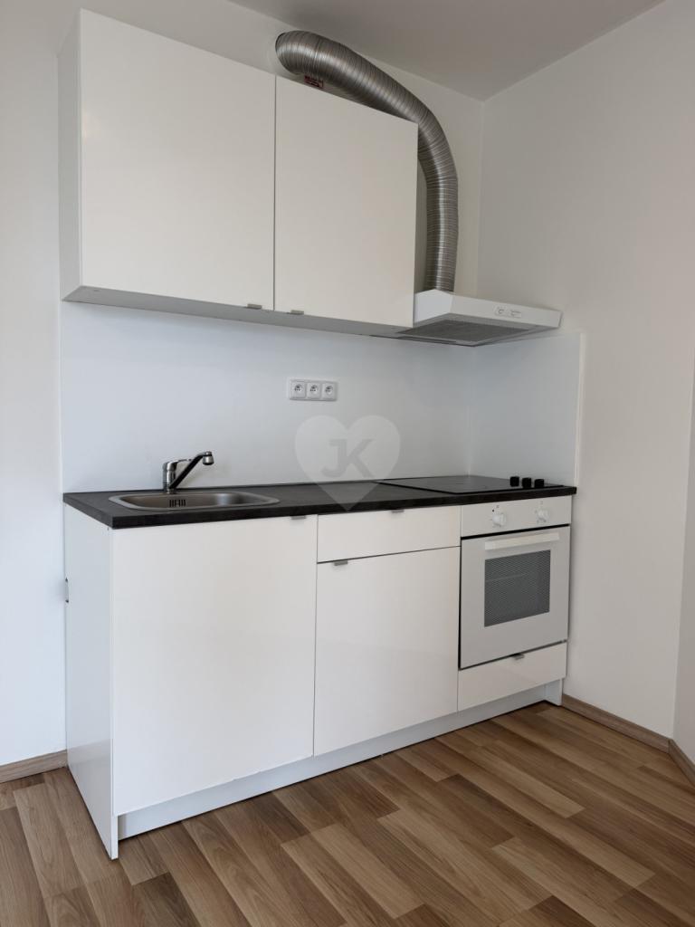 Pronájem bytu 1+kk 34 m2