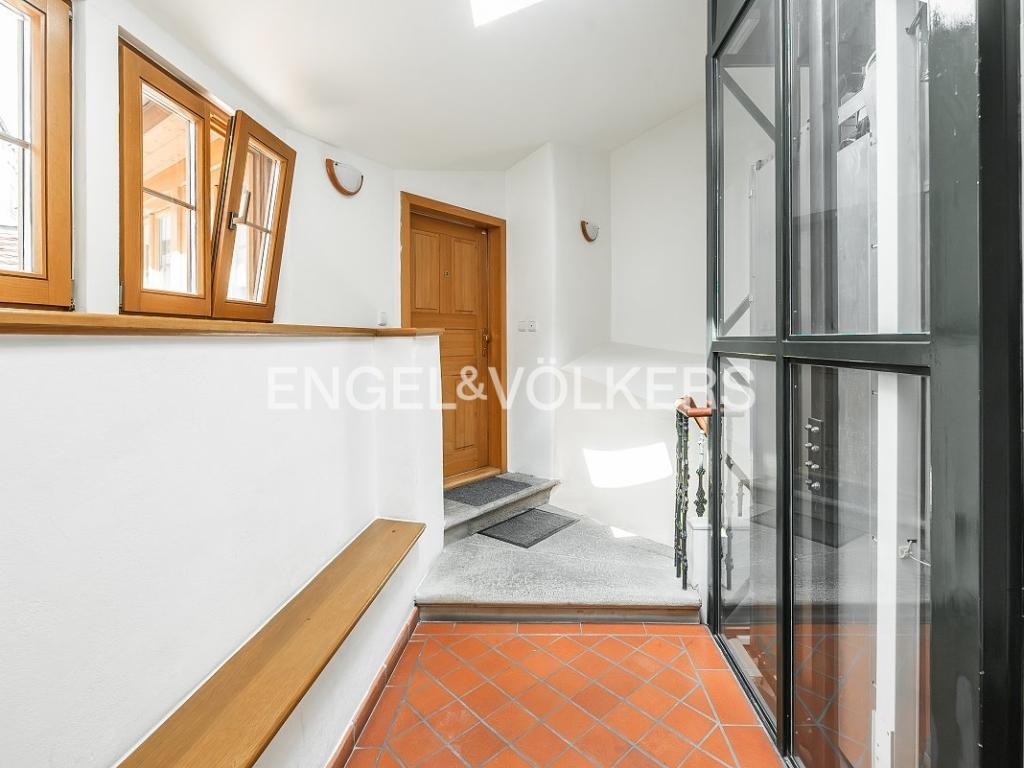 Pronájem bytu 4+kk 221 m2, Praha – náhled fotky 15