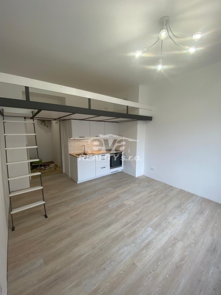 Pronájem bytu 1+kk 27 m2