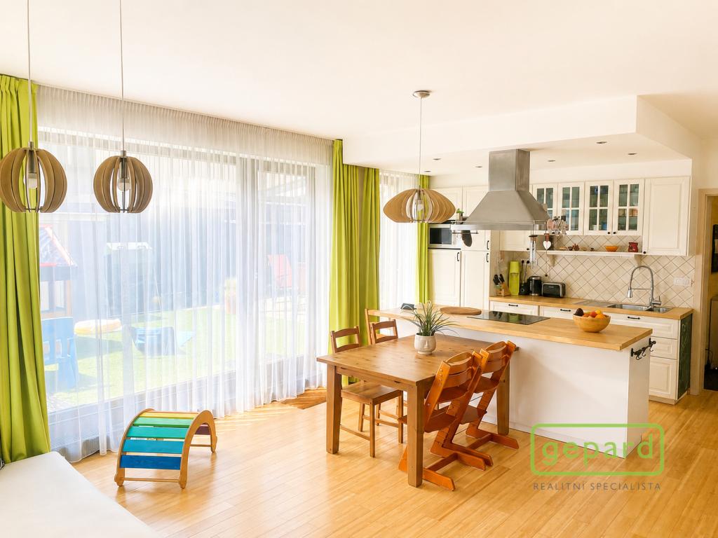 Pronájem bytu 4+kk 100 m2