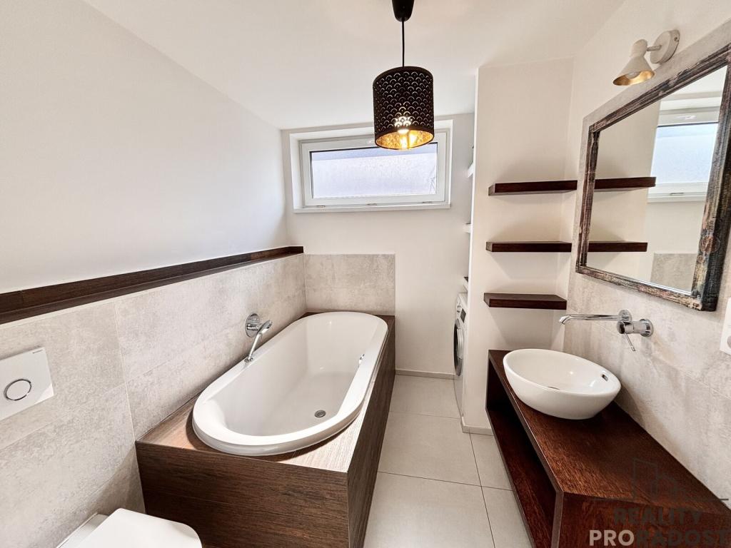 Pronájem bytu 2+kk 71 m2