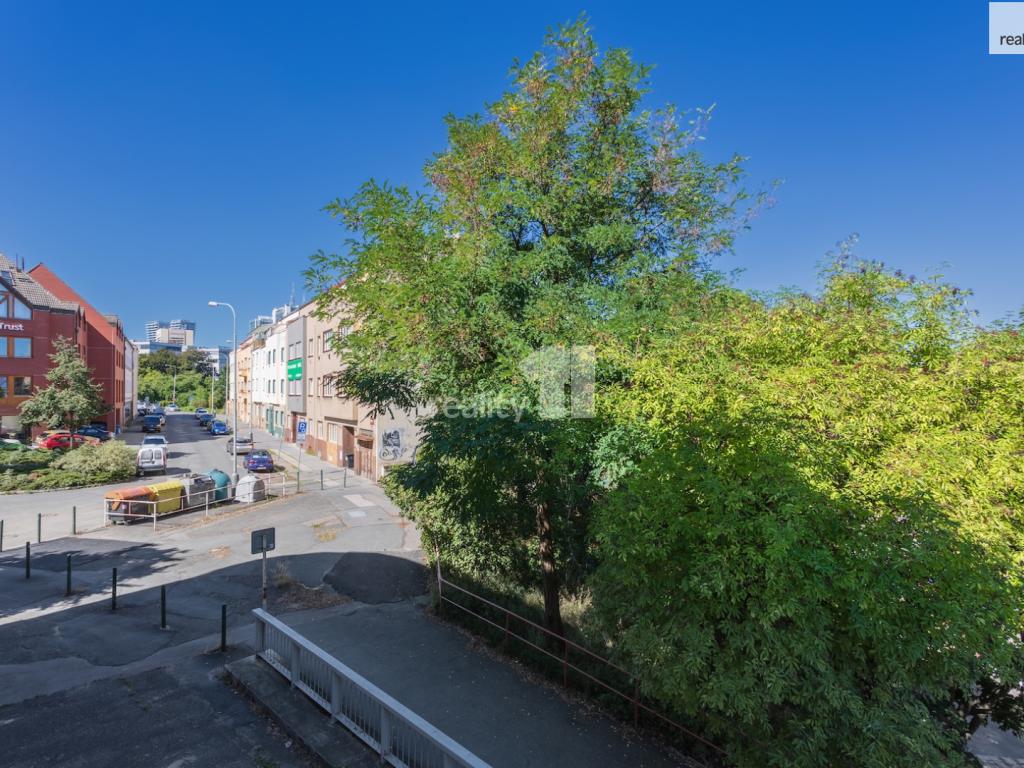 Prodej bytu 2+kk 76 m2, Praha – náhled fotky 20