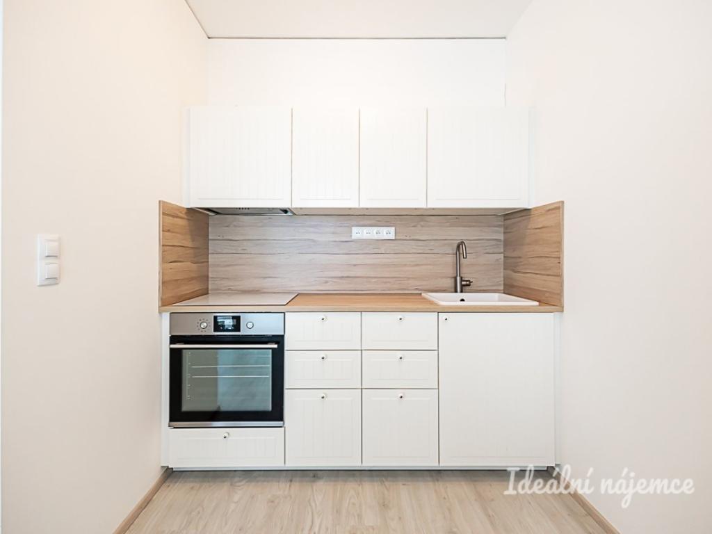Pronájem bytu 1+kk 33 m2