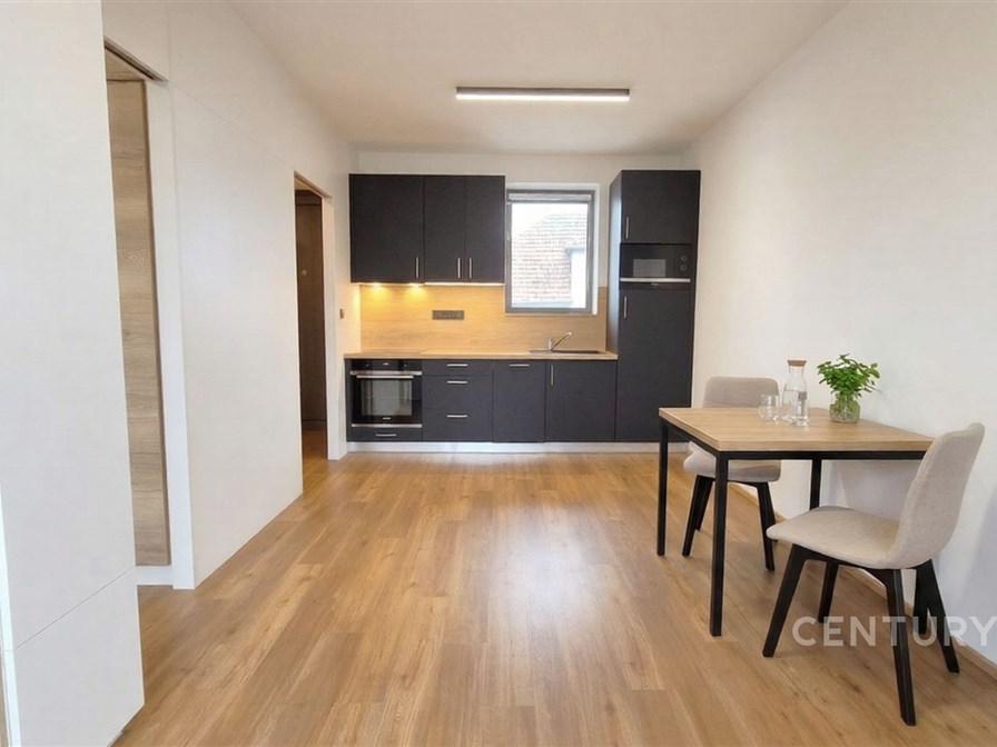 Pronájem bytu 2+kk 33 m2