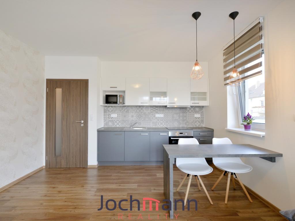Pronájem bytu 1+kk 38 m2