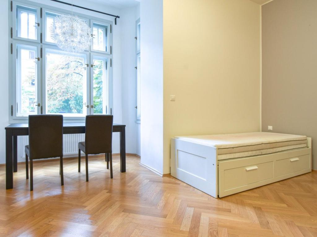 Pronájem bytu 1+kk 35 m2