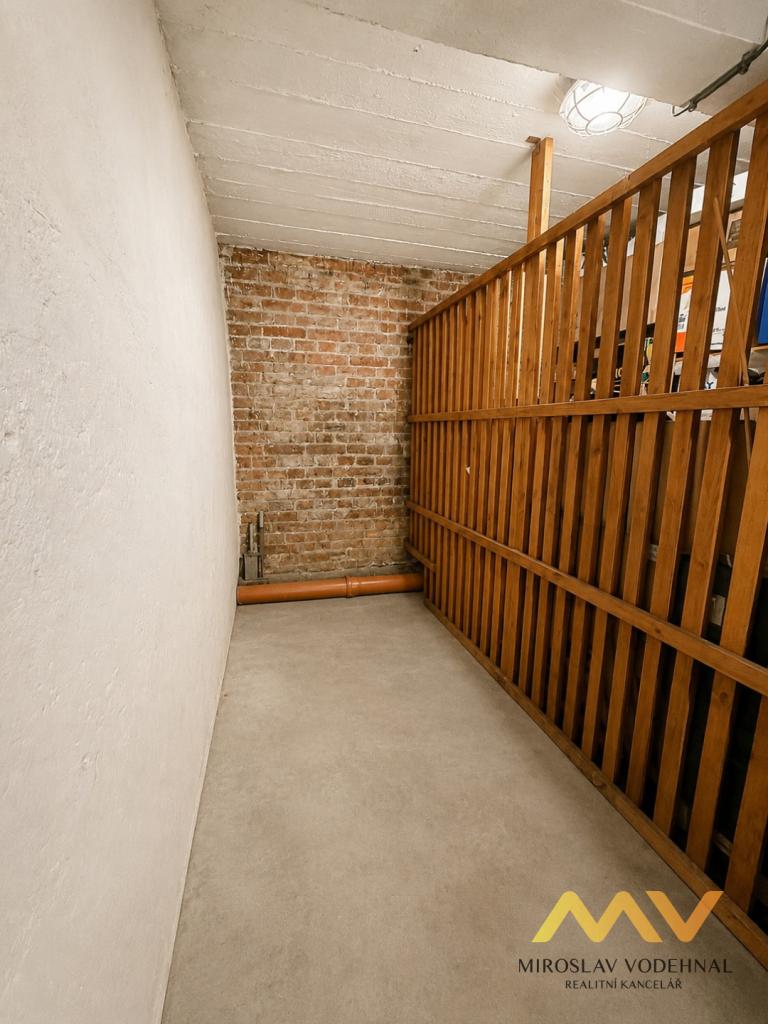 Pronájem bytu 3+1 129 m2, Hradec Králové – náhled fotky 23