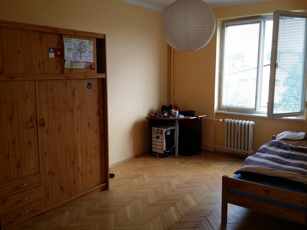 Spolubydleni bytu celý pokoj 19 m2