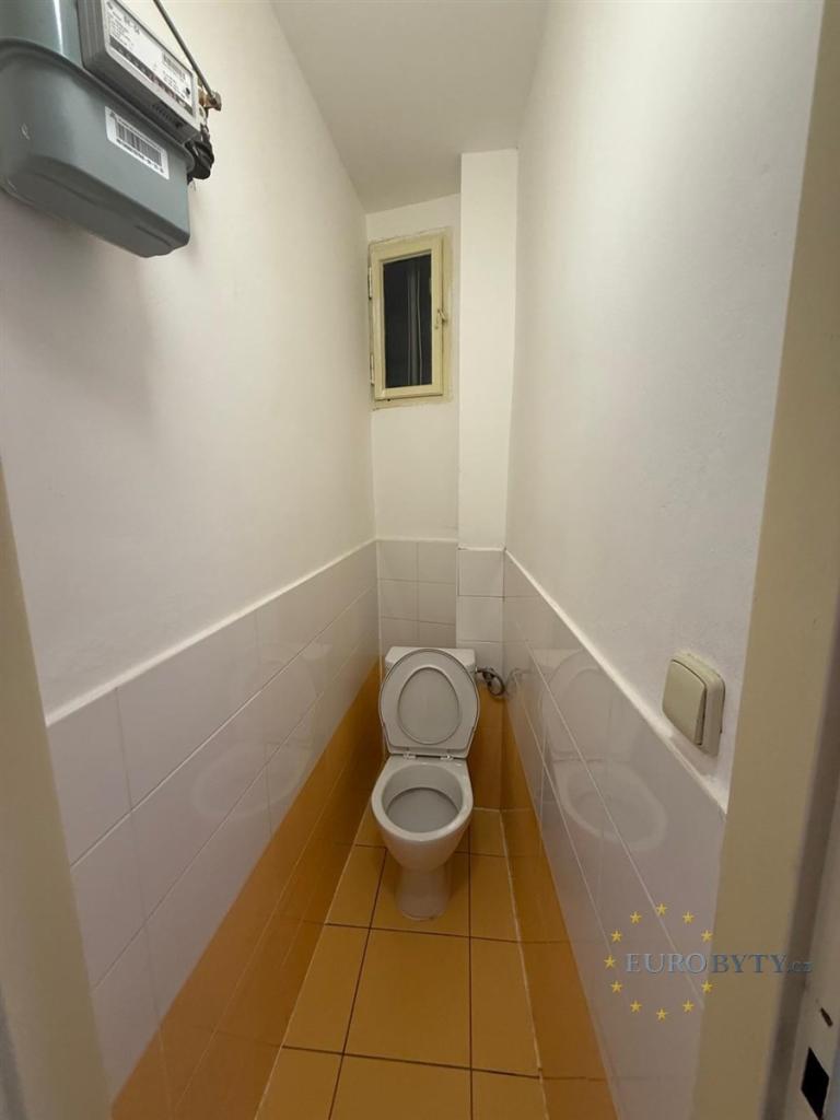 Pronájem bytu 2+kk 37 m2, Praha – náhled fotky 9