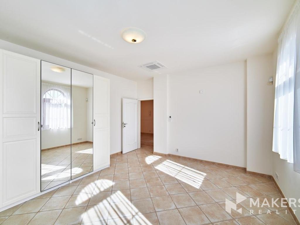 Pronájem domu 254 m2, Praha – náhled fotky 8