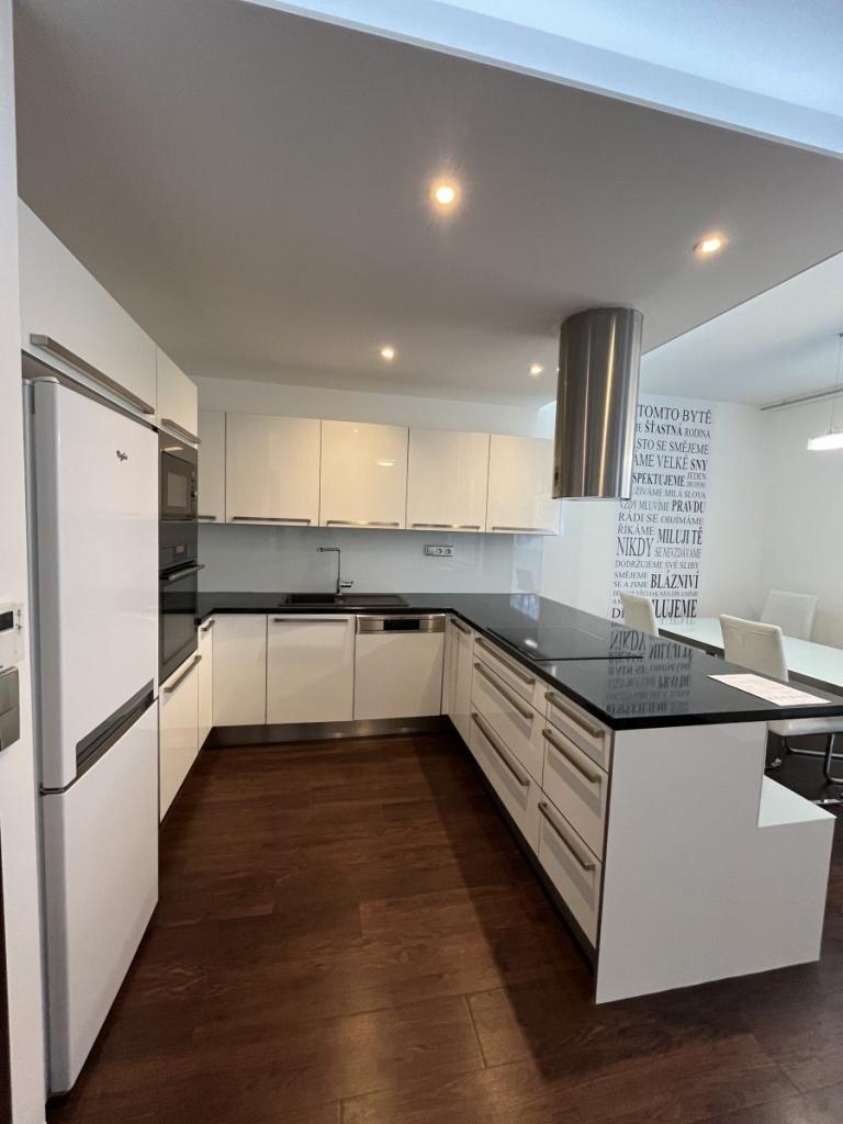 3-room apartment for rent · 75 m² · Olomouc — 845 €/mo