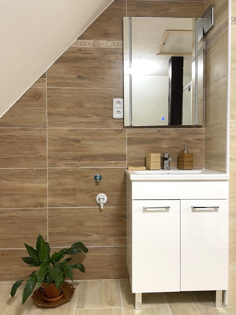 Pronájem bytu 2+1 200 m2