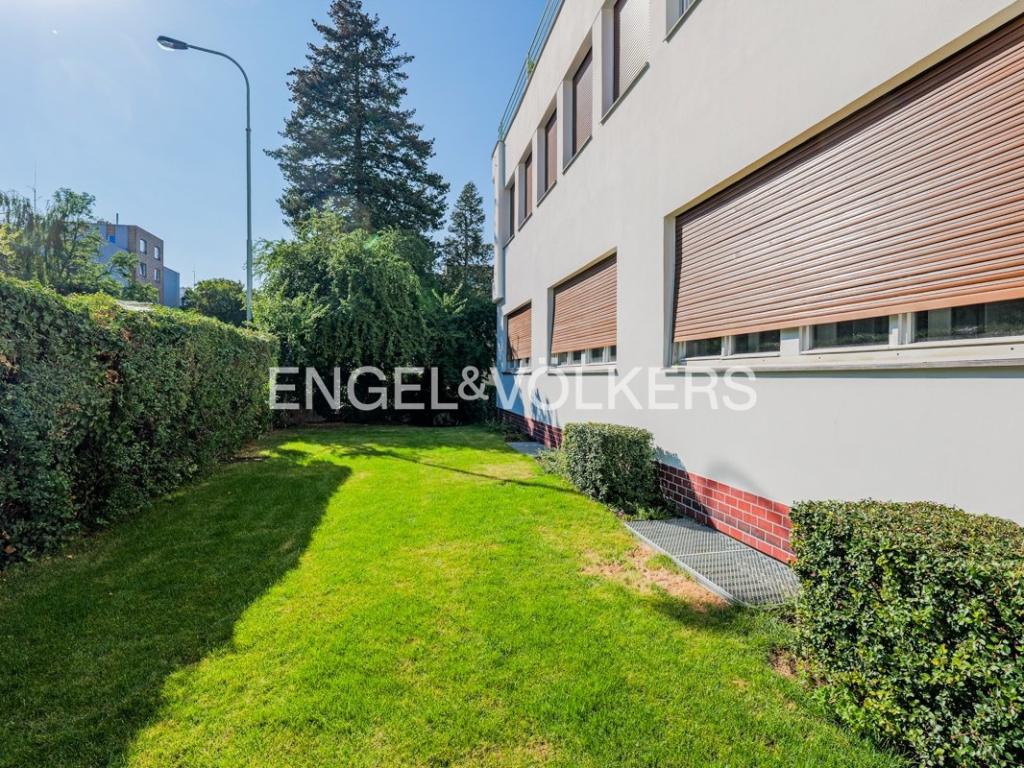 Pronájem bytu 4+1 142 m2, Praha – náhled fotky 16