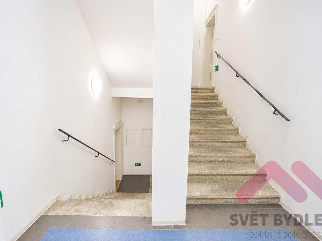 Pronájem bytu 2+kk 44 m2, Praha – náhled fotky 18