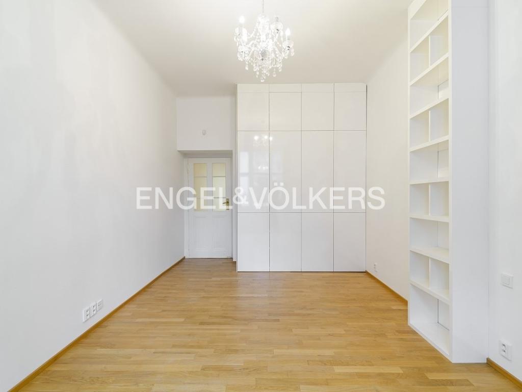 Pronájem bytu 3+kk 137 m2, Praha – náhled fotky 11