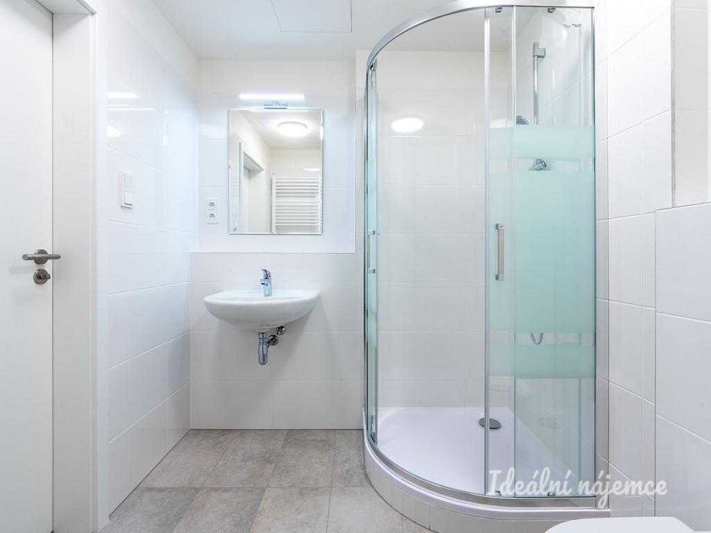 Pronájem bytu 1+kk 32 m2, Praha – náhled fotky 7